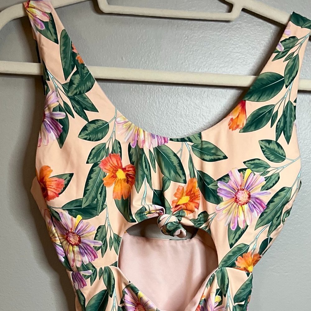 Gianni Bini One Piece Heirloom Bliss Knotted Cutout Size M